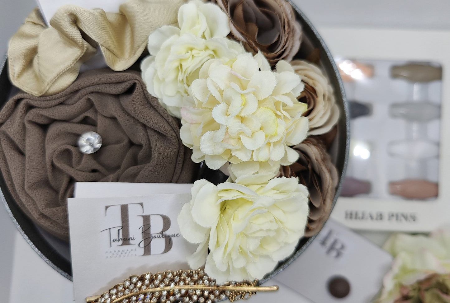 Glamour Chic Hijab Gift Bouquet Preset