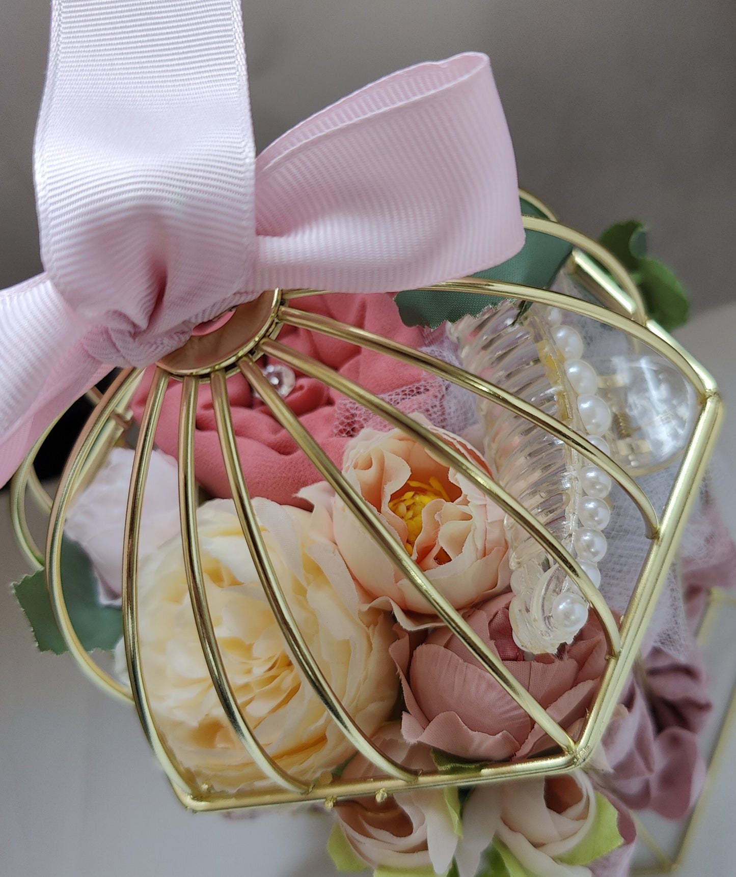 Gold Metal Birdcage Hijab Gift Bouquet Preset