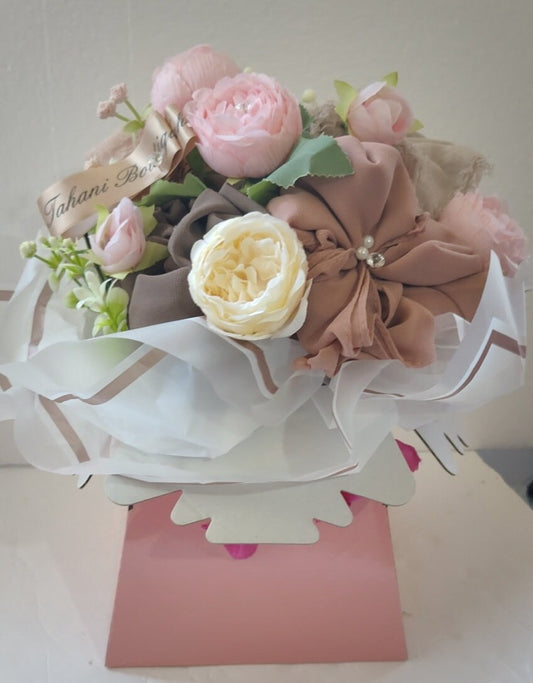 Classic Bloom Hijab Gift Bouquet Preset