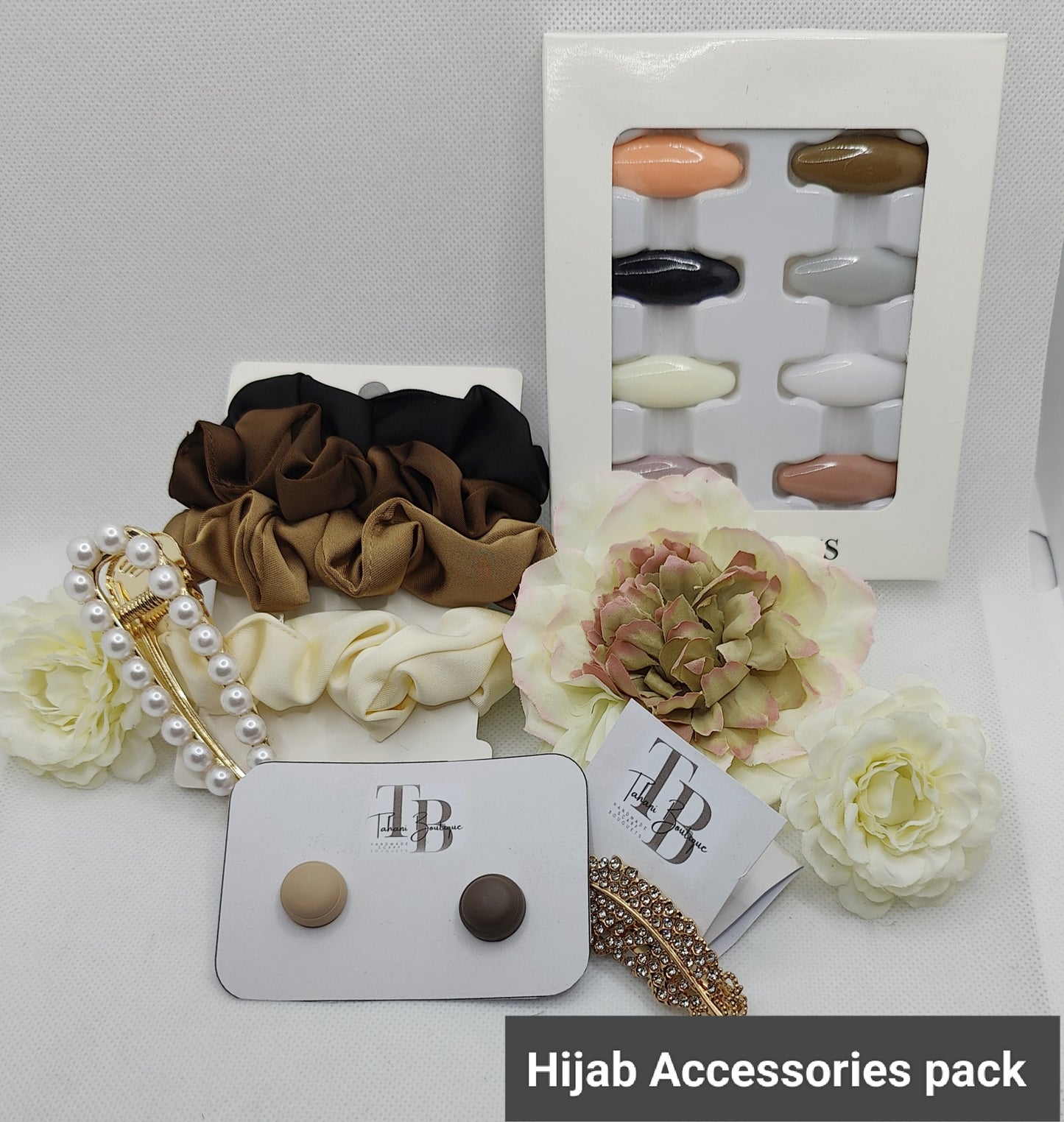 Clear Lid Velvet Hijab Gift Box with Scented Flowers