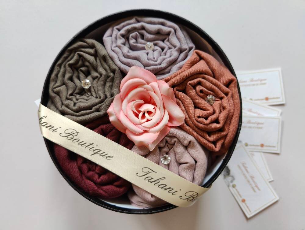 Elegance Cotton Viscose Hijab Gift Bouquet Preset