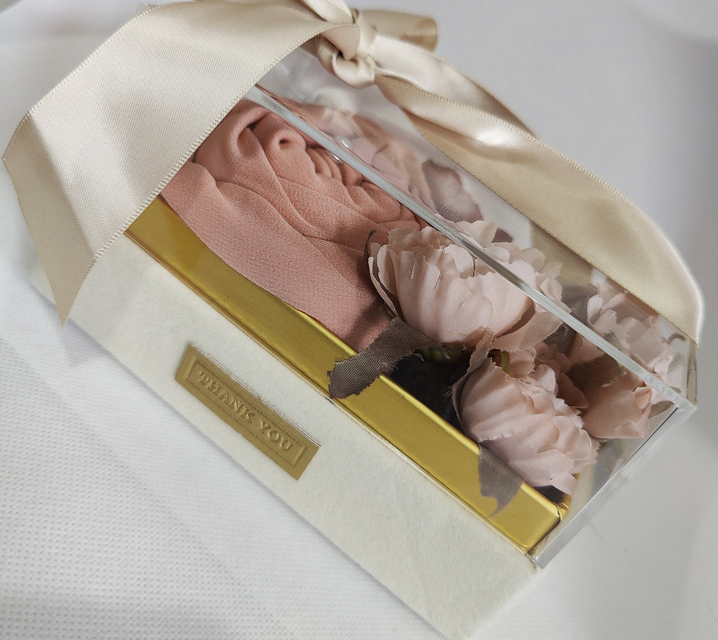 Clear Lid Velvet Hijab Gift Box with Scented Flowers