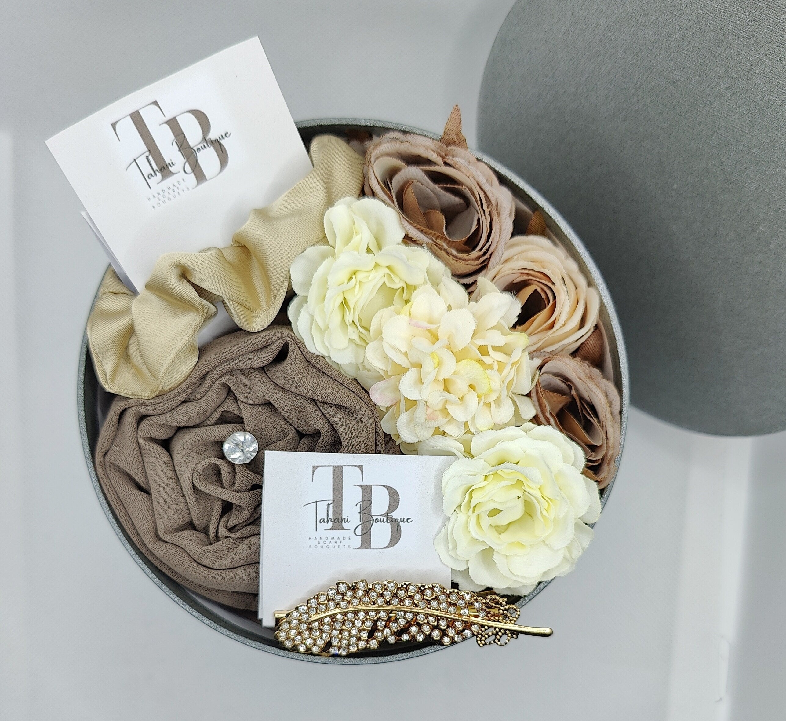 Glamour Chic Hijab Gift Set – Ready to Gift Bouquet