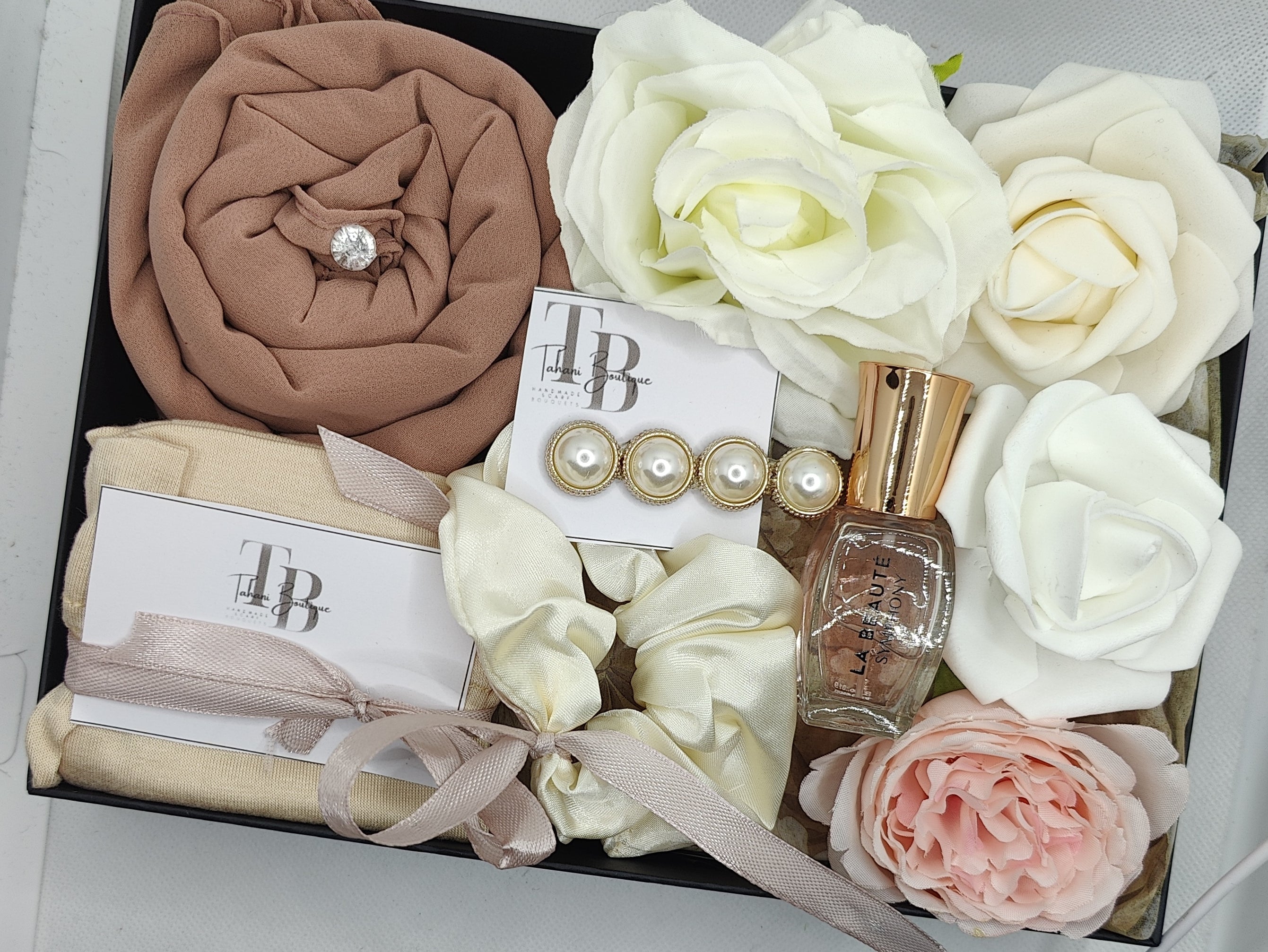 Hijab Starter Gift Set – Modesty Essentials with Pins & Cap
