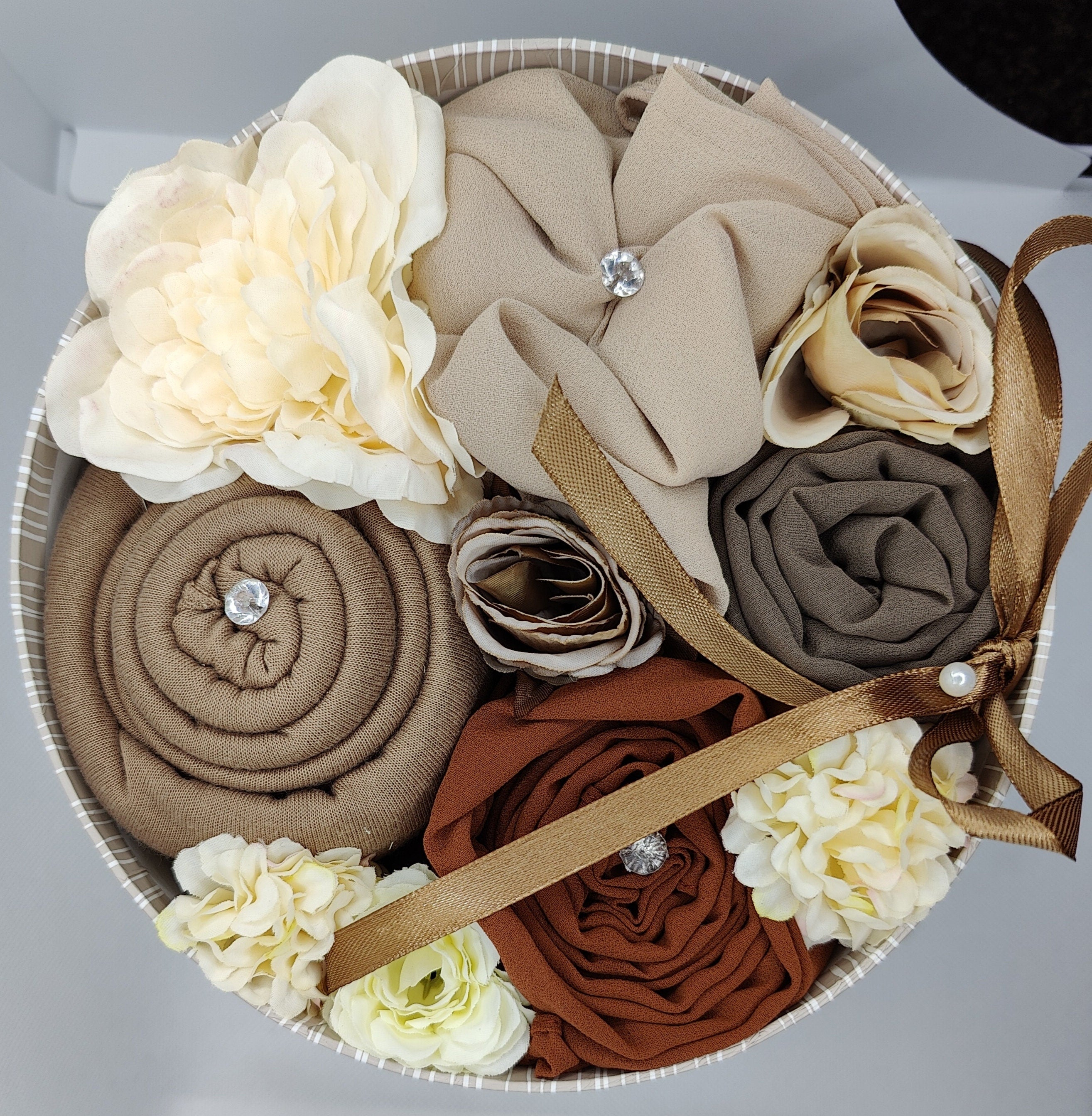 The Pinstripe Elegance Hijab Gift Box Preset