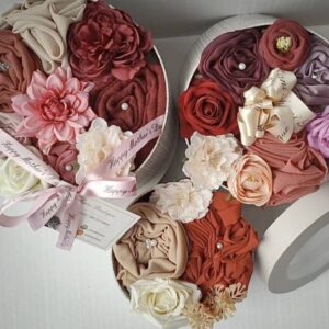 Hijab Gift Display Bouquet – Luxury Round Window Box