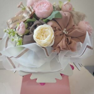 Classic Bloom Hijab Bouquet – Pink Scented Gift Set