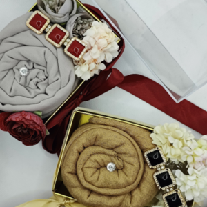 Velvet Hijab Gift Box with Clear Lid & Scented Flowers